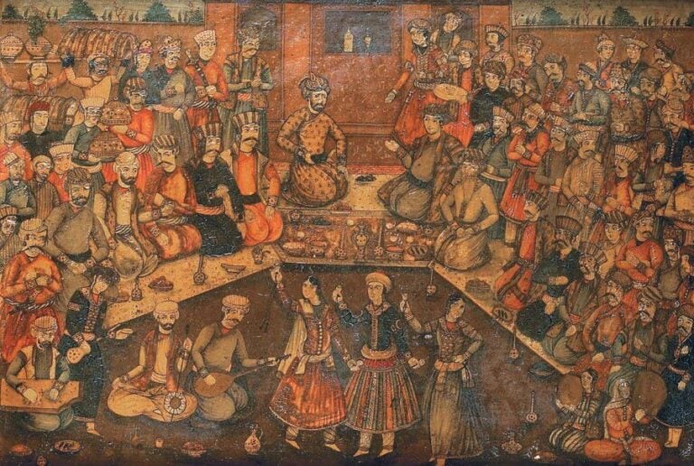 PANNEAU À LA SCÈNE DE COUR Panneau rectangulaire en papier-mâché peint et laqué, décoré d'une scène de réception à la cour safavide, représentant le souverain, entouré de dignitaires et de serviteurs, recevant ses hôtes, en présence de danseurs et musicien