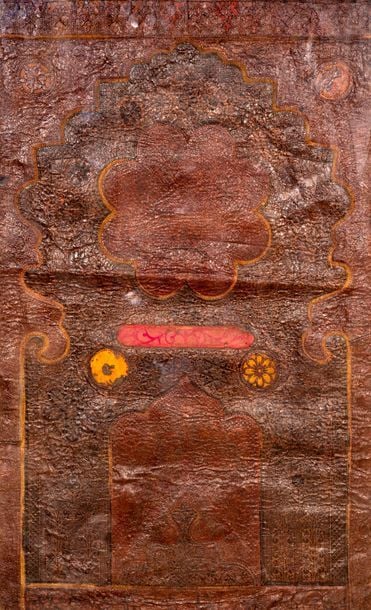 Panneau en cuir estampé et ajouré à décor d'un Mihrab