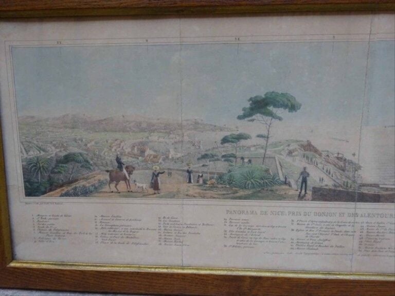 "Panorama de Nice pris du donjon et des alentours de l'ancien château en Xbre 1836" Lithographie en couleurs encadrée et sous verre Portant la mention du nom du dessinateur et lithographe dans la planche en bas à gauche Titrée en bas au centre 29 5 x 86 cm (à vue) (pliures rousseurs mouillures déchirures)