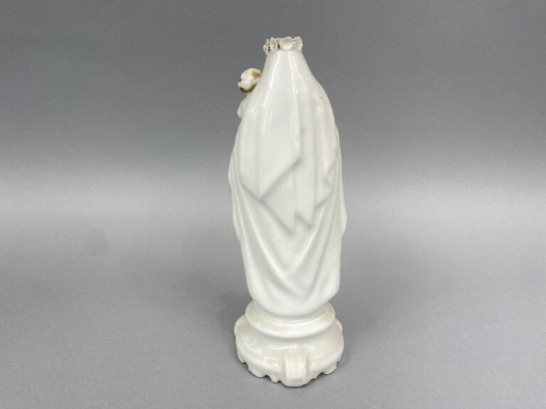 PARIS - Sujet en porcelaine vieux Paris représentant une Vierge à l'Enfant - H…