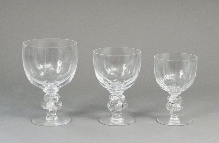 Partie de service de veres, modèle « Chevalier » se composant de 38 pièces dont 9 grands verres, 15 moyens, et 12 petit