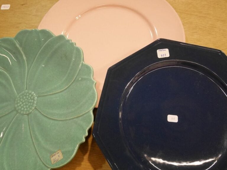 Parties de service : assiettes, coupelles …