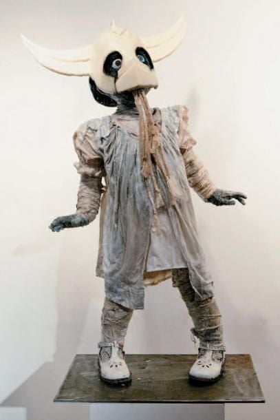 Paul Toupet L'enfant Goldorak Technique mixte: papier-mâché, résine, cire Hau