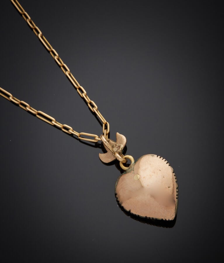 PENDENTIF "coeur" en or jaune (585‰) 14 carats, serti de diamants taillés en ro…