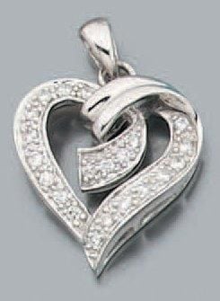 PENDENTIF «coeur stylisé» en or gris ajouré partiellement serti de diamants taille brillan