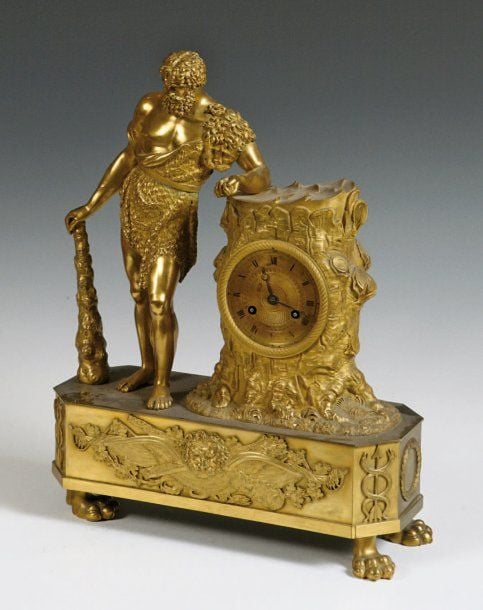 PENDULE en bronze ciselé doré : le mouvement signé Fabrège à Montpellie