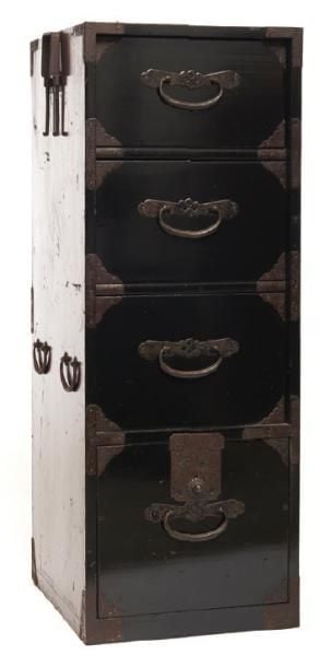 Petit coffre portable en bois laqué noir avec quatre tiroir