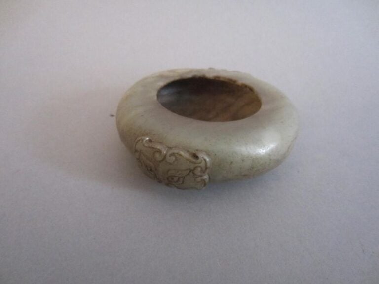 Petit pot en jade