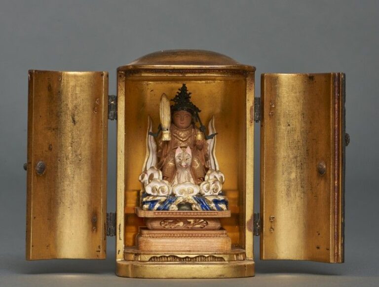Petit sanctuaire miniature portable zushi garni de laque doré
