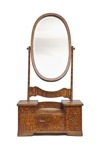 Petite commode avec miroir en bois de mûrier (kyodai) avec trois petits tiroirs et un miroir oval