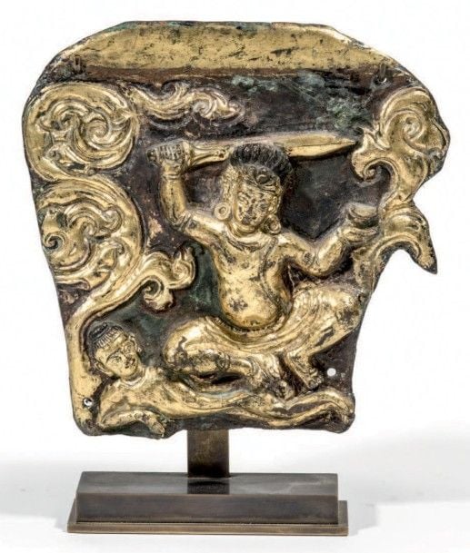 Petite plaque tibétaine en repoussé
