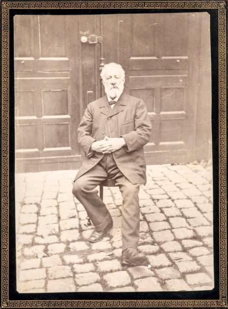 * Photographie de Jules Verne vers 1900