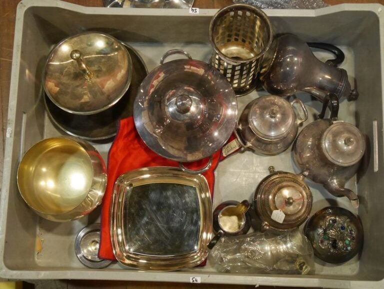 Pièces diverses en métal argenté, coupes, service, dont Ravinet Denfert