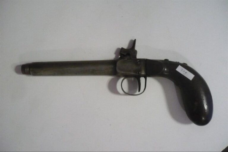 Pistolet coup de poing à percussion (manque la partie supérieure du canon, en l'état