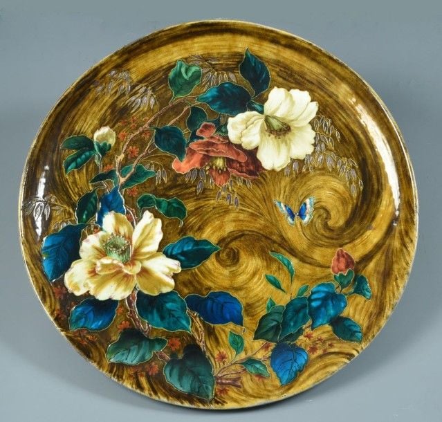 Plat au papillon et aux magnolias en céramique émaillée polychrom