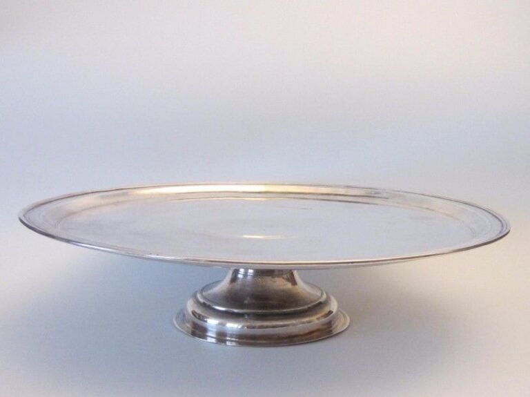 Plat de présentation en métal plaqué argen
