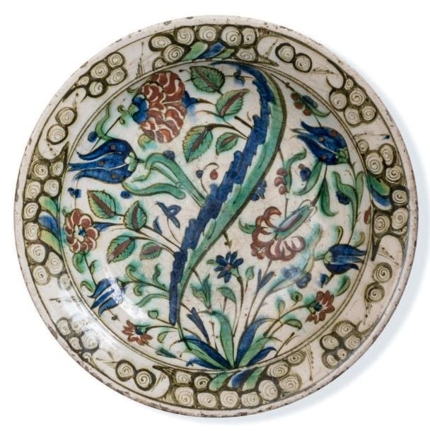 Plat Iznik à la feuille Saz bicolore