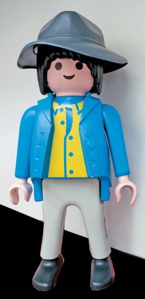Playmobil Figurine Géante - Aventurier Occasion France Chapeau amovible cassé par endroits - Quelques coups épars Hauteur 1,50 m