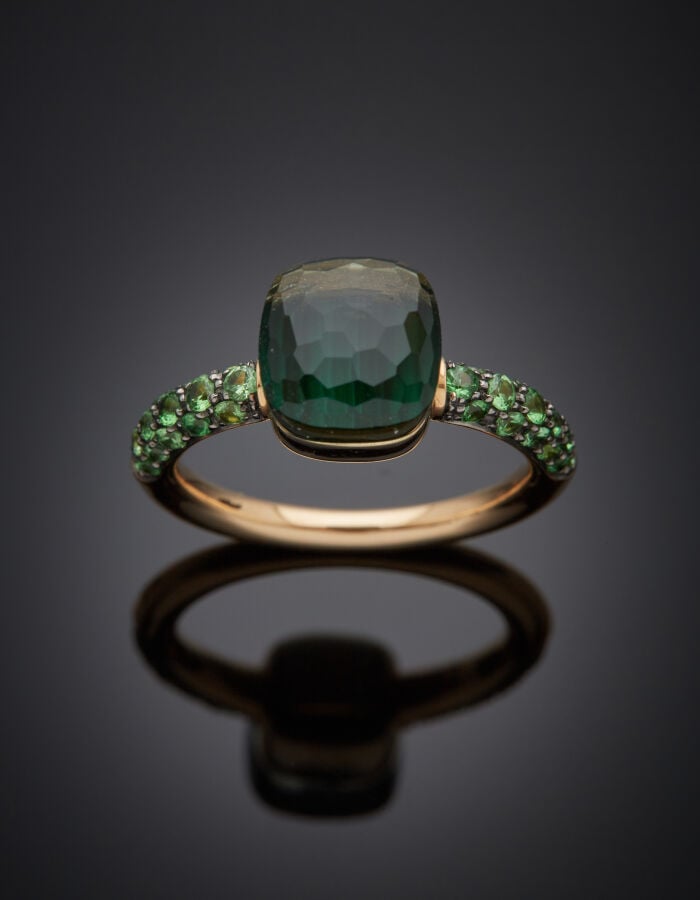 POMELLATO - BAGUE "Nudo" en or jaune et or noirci (750‰) serti d'une prasiolite…