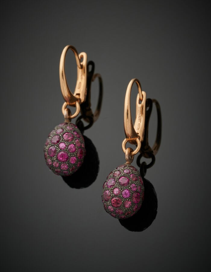 POMELLATO - Paire de PENDANTS d'OREILLES "Tabou" en or jaune (750‰) et argent (…