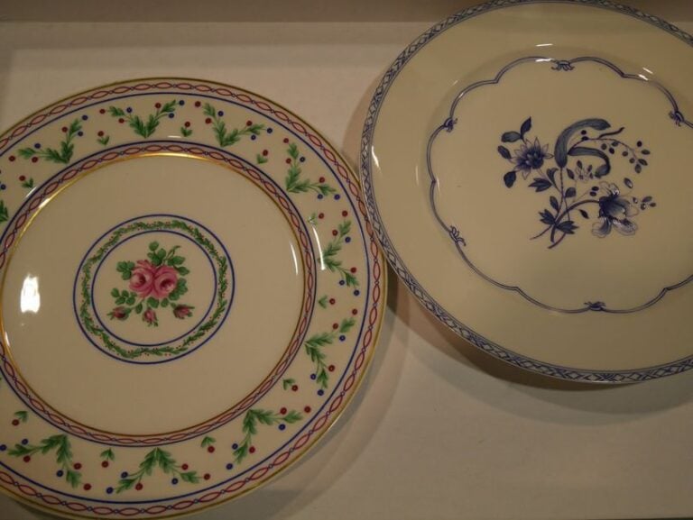 Porcelaine de Paris : lot de 29 assiettes