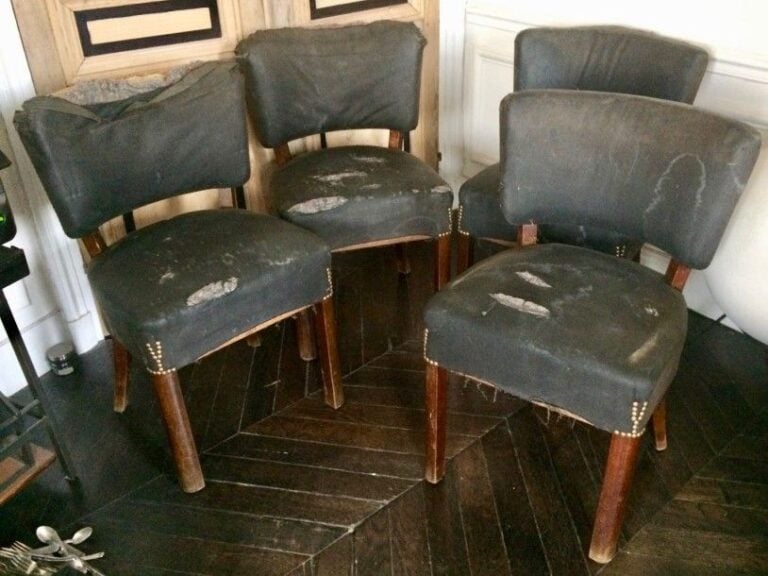 Quatre chaises années 40, à retapisse
