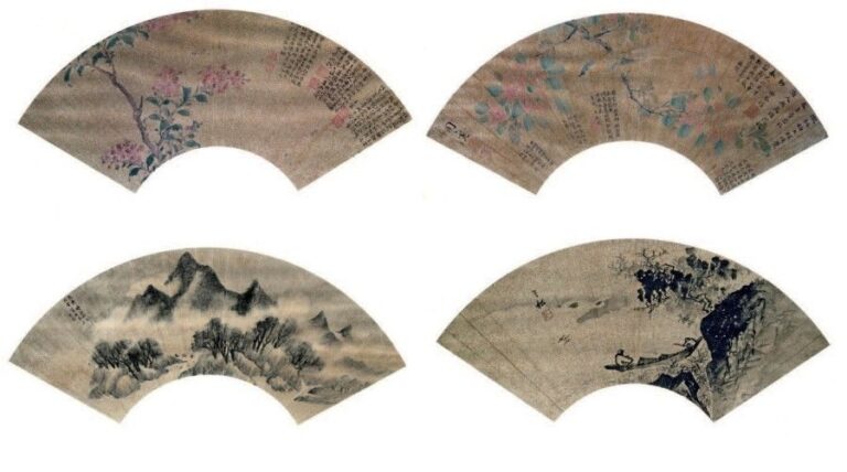 Quatre éventails en papier encadrés, représentant des fleurs, oiseaux et des poème