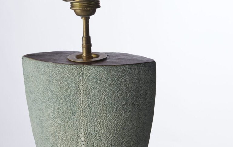 R & Y AUGOUSTI LONDON - Paire de Lampes entièrement recouvertes de - galuchat t…