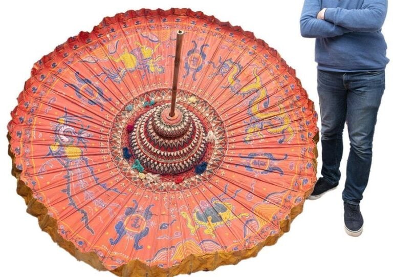 RARE ET GRAND PARASOL EN PAPIER GOUACHE