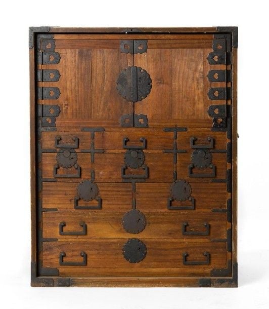 Rare meuble à documents (chotansu) de Niigata avec couvercle amovible en bois de paulownia (kiri) et en bois hinok