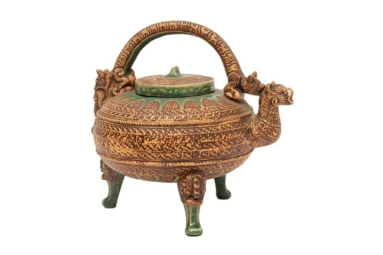 RARE VERSEUSE ARCHAÏSANTE EN GRES DE BIEN HOA??
