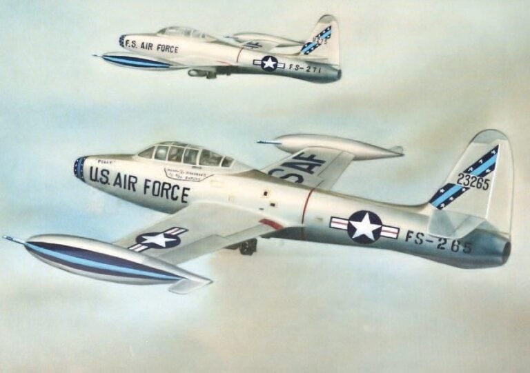 Republic F-84 « Thunder-jet » Dessin représentant deux avions en vol avec leurs marquages d'escadrill