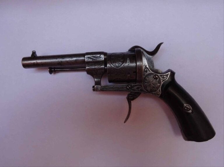 REVOLVER de type LeFaucheux Fabrication ELG 6 coups Calibre 7 mm période 1853-187