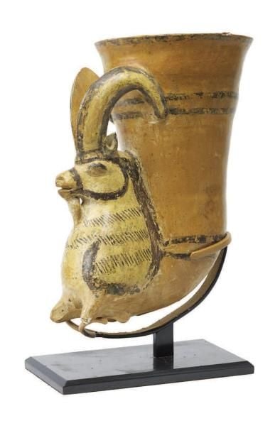 Rhyton en forme de protomé de bouqueti