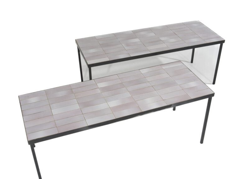 ROGER CAPRON (1922-2006) - Paire de tables basses à plateaux rectangulaires - e…