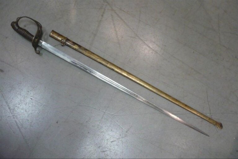 Sabre d'officier d'infanterie, modèle 1882, inscrit «