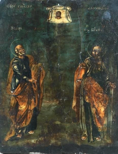 Saint Pierre et Saint Paul Sainte Face dans la partie supérieure Russie, vers 1800 Tempéra à l'oeuf sur levkas et bois (patine, usure et petits manques, restaurations dans la partie centrale) 30,2 x 24 cm