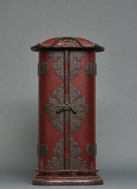 Sanctuaire miniature zushi en bois laqué rouge fonc