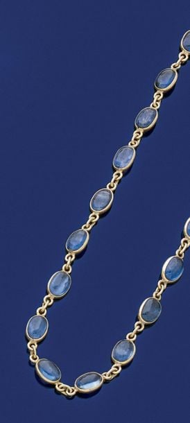 SAUTOIR en vermeil (925 millièmes) serti de cabochons de kyanite de forme oval