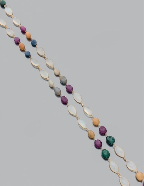 SAUTOIR en vermeil (925 millièmes) serti de perles de saphirs multicolores alternées de quartz laiteux de taille navett