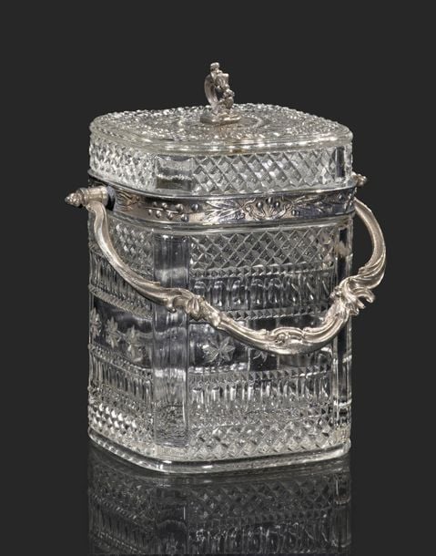 Sceau à biscuit à section carrée en verre moulé à pointes de diamants étoilés et bandeaux d'olive