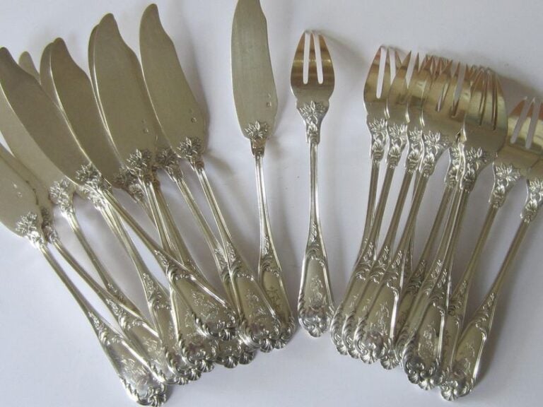 SERVICE À POISSON en argent (950 millièmes) complet de douze couverts (12 fourchettes + 12 couteaux) de S