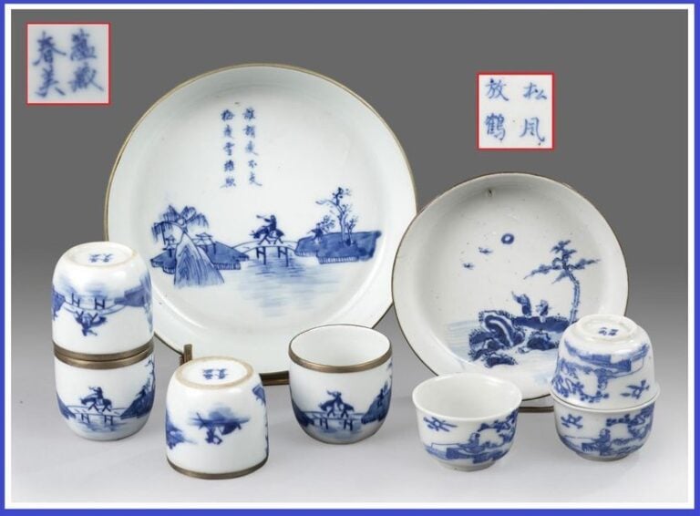 SERVICE A THE EN PORCELAINE DITE BLEU DE HUÊ