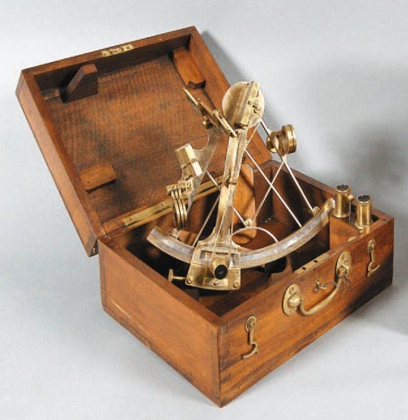 SEXTANT Platine en bronze à croisillon
