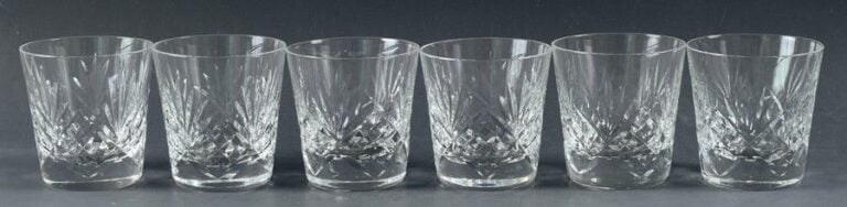Six gobelets à whisky en cristal taillé à côtes éventail et carreaux modernes en losang