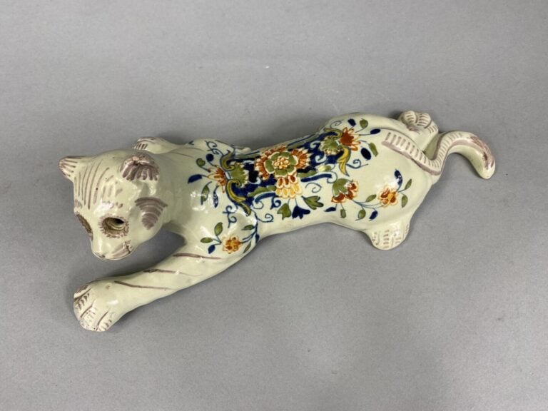 ST MALO - Bouquetière murale en faience émaillée polychrome en forme de chat fi…