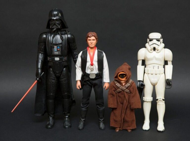 Star Wars Kenner - Lot de 4 poupées sans emballage 1978 Etats-Unis Ce lot comprend quatre poupées avec l'ensemble de leurs équipement