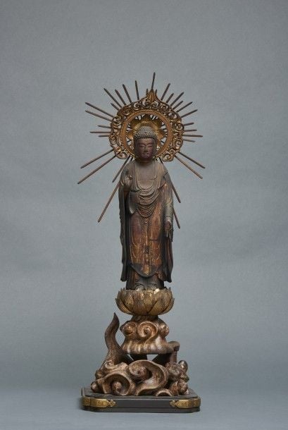 Statue en bois doré représentant Amida Raik
