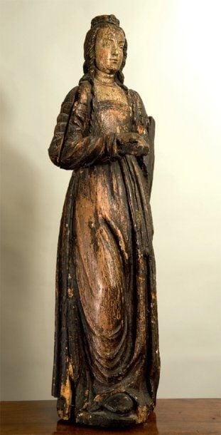 Statuette représentant une Sainte couronné
