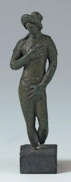 Statuette représentant Vénus pudique, légèrement déhanché